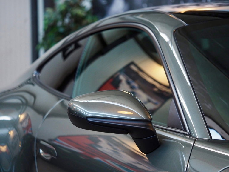 Porsche 992 Carrera