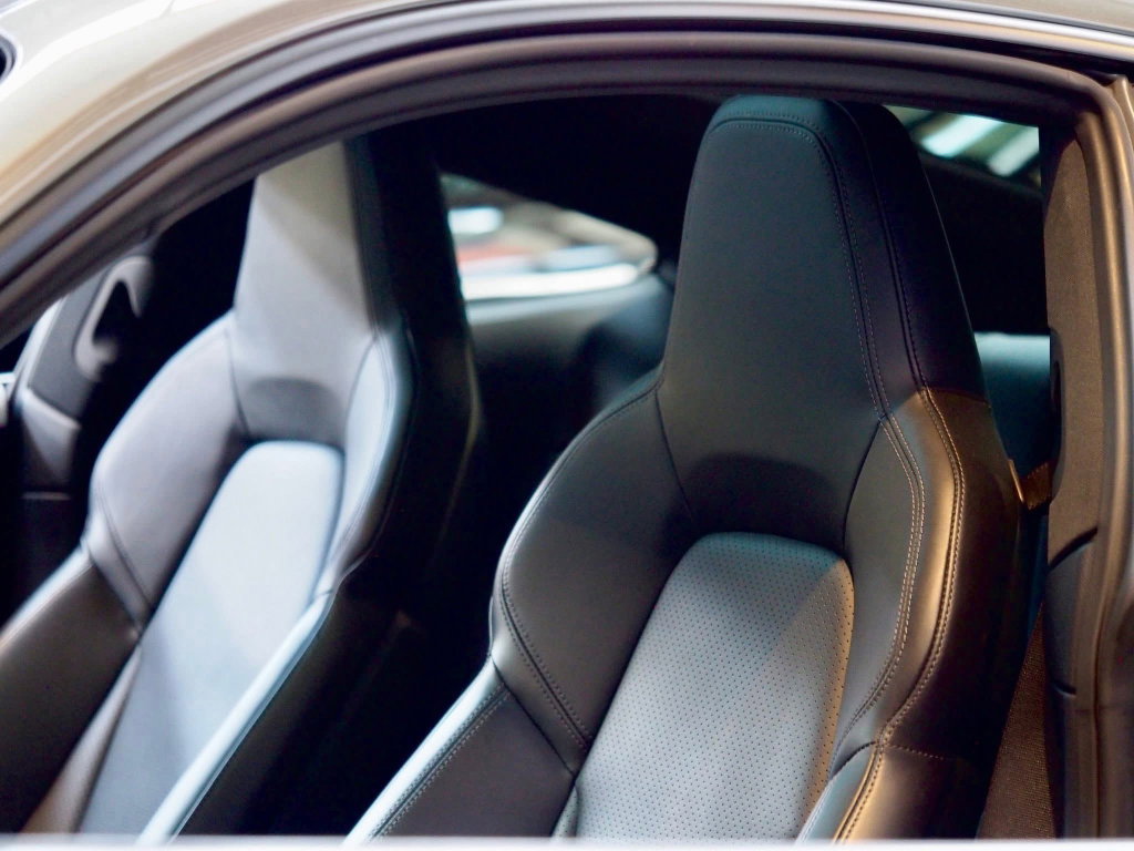 Porsche 992 Carrera
