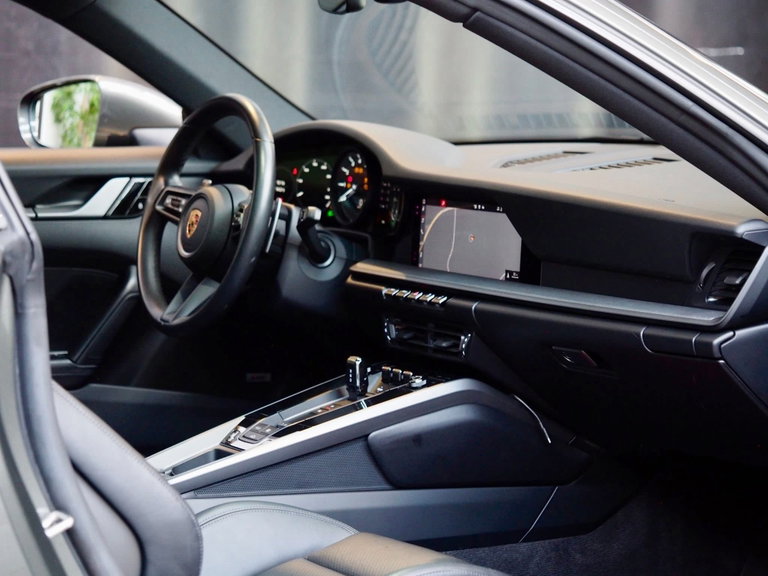 Porsche 992 Carrera