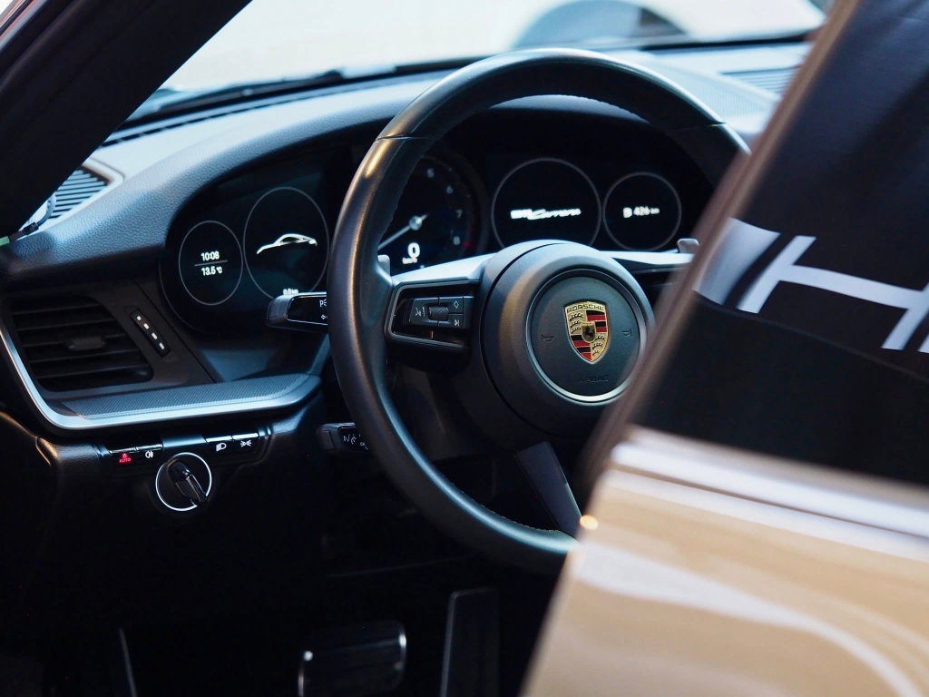 Porsche 992 Carrera