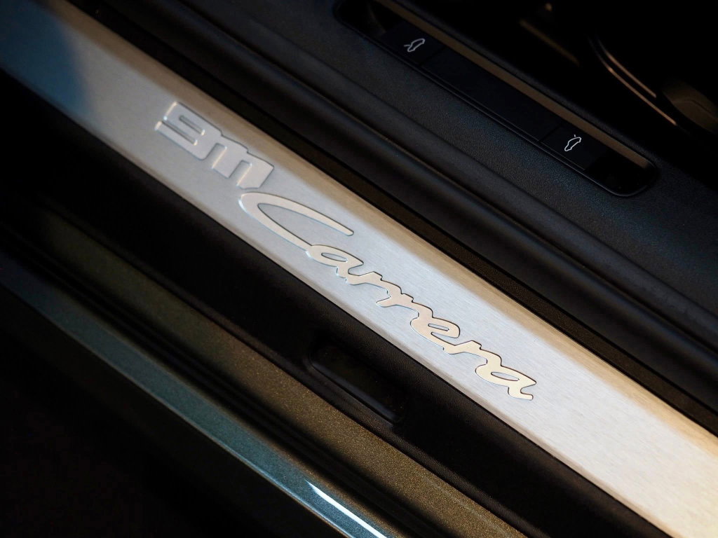 Porsche 992 Carrera