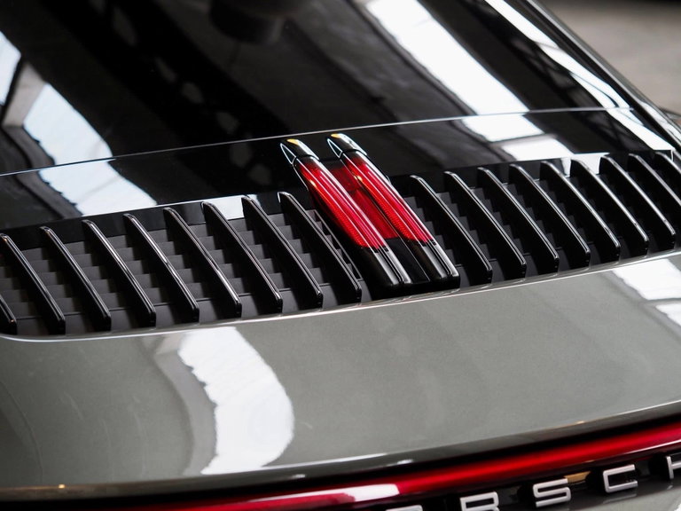 Porsche 992 Carrera