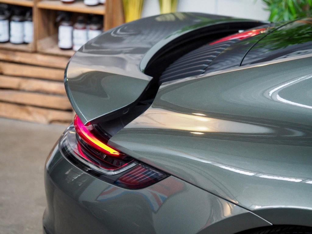 Porsche 992 Carrera