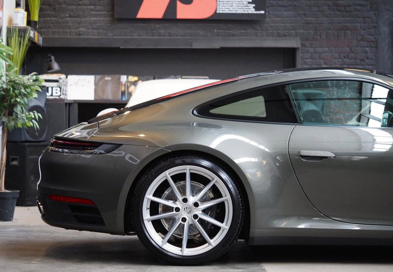Porsche 992 Carrera
