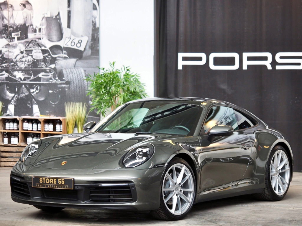 Porsche 992 Carrera