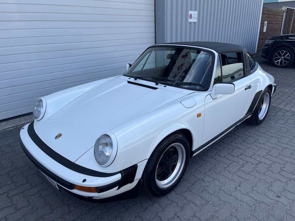 Porsche 911 Carrera 3.2
