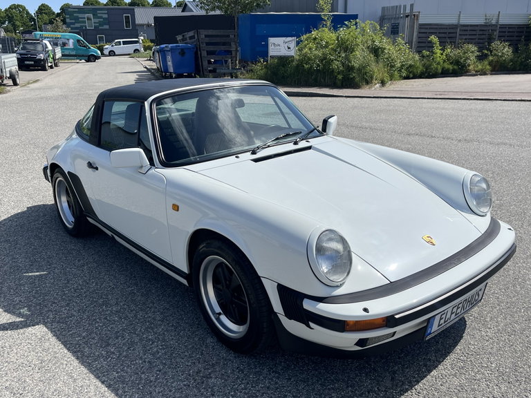 Porsche 911 Carrera 3.2