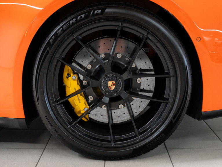 Porsche 992.2 Carrera GTS