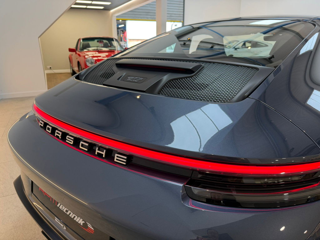 Porsche 992 GT3 Touring