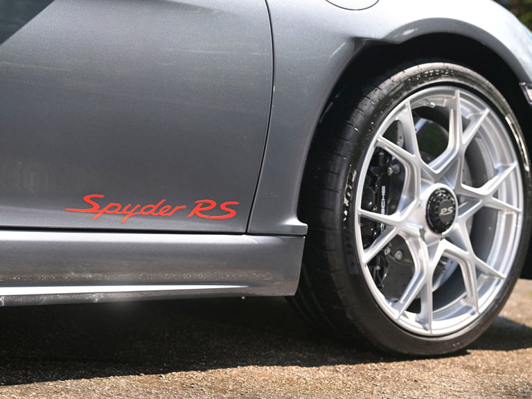 Porsche 718 Spyder RS