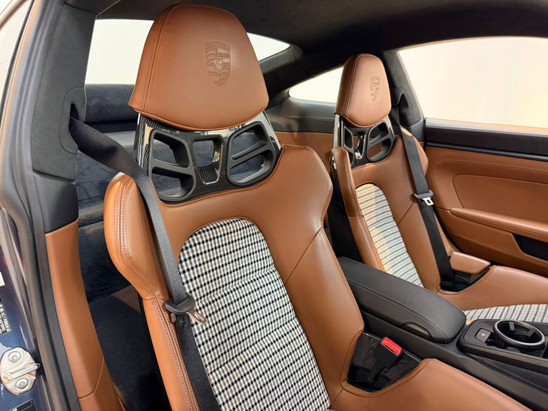Porsche 992 GT3 Touring