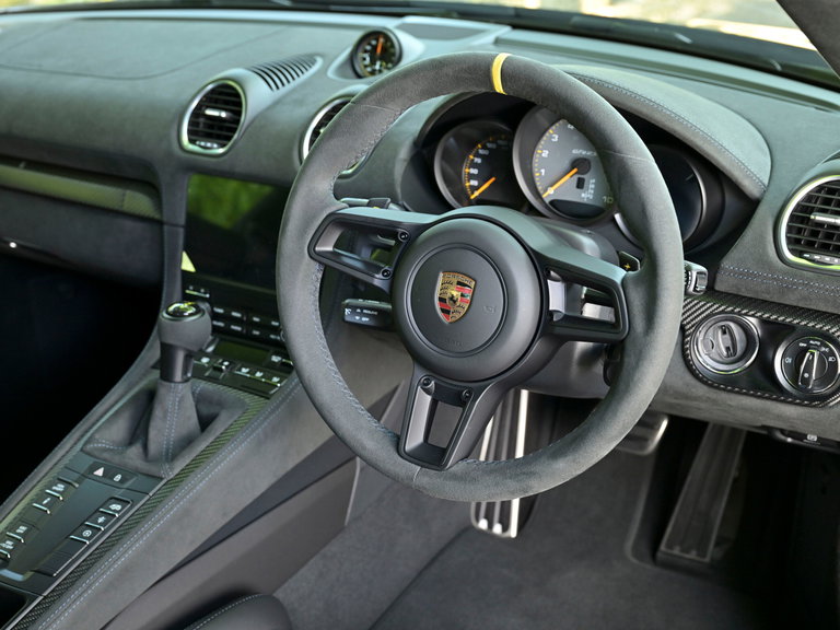 Porsche 718 Cayman GT4 RS