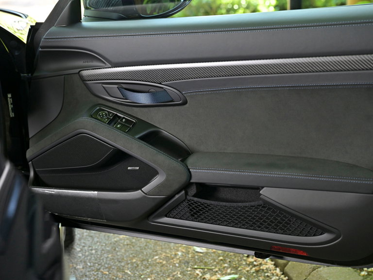 Porsche 718 Cayman GT4 RS