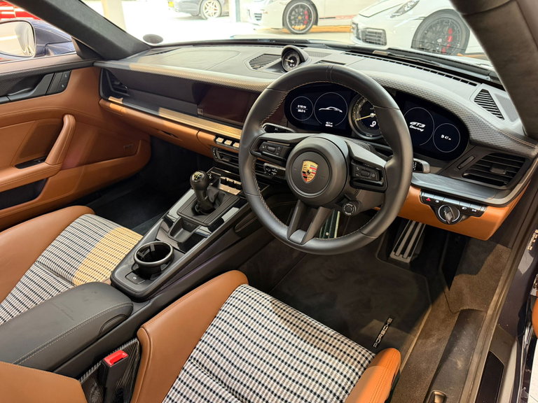 Porsche 992 GT3 Touring