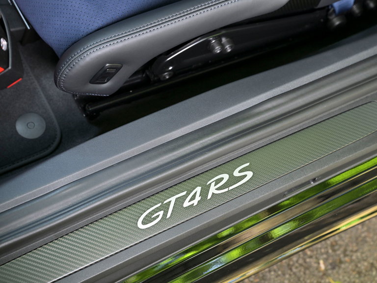 Porsche 718 Cayman GT4 RS