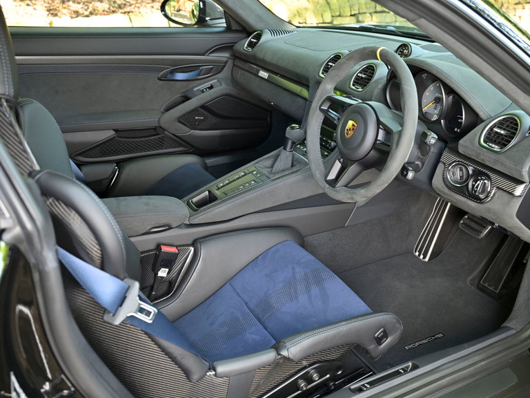Porsche 718 Cayman GT4 RS