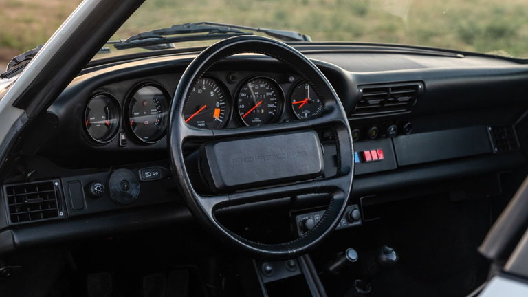 Porsche 911 Carrera 3.2