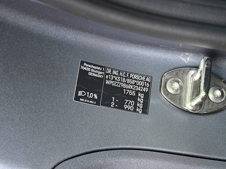 Porsche 718 Spyder RS