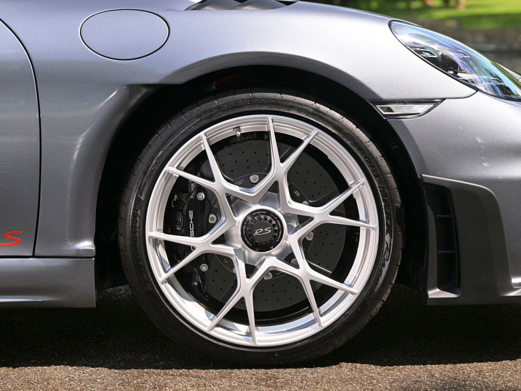 Porsche 718 Spyder RS