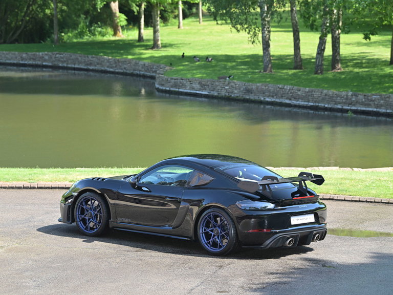 Porsche 718 Cayman GT4 RS