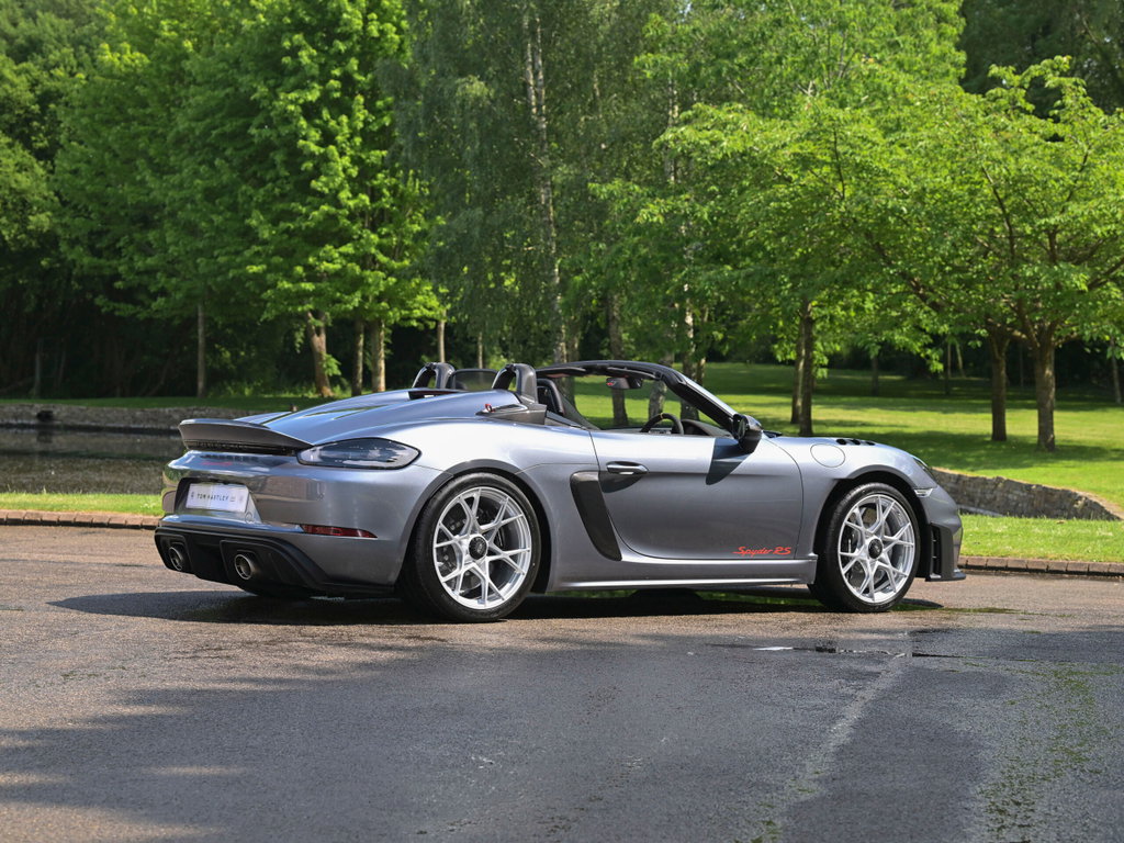 Porsche 718 Spyder RS