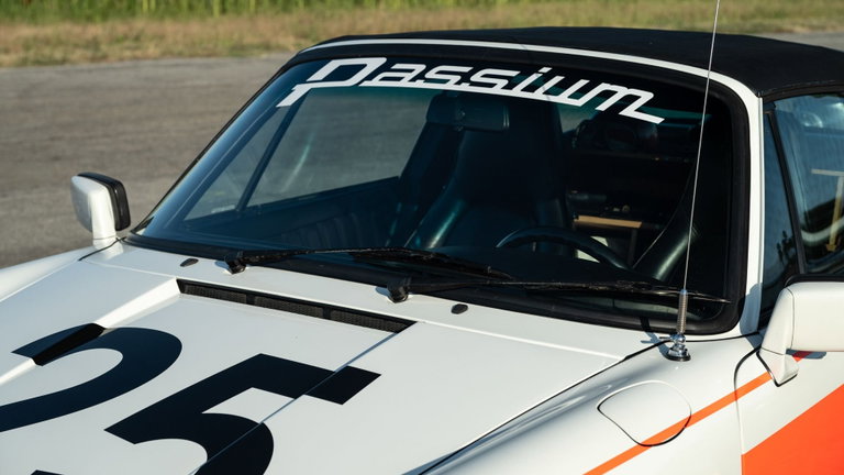 Porsche 911 Carrera 3.2