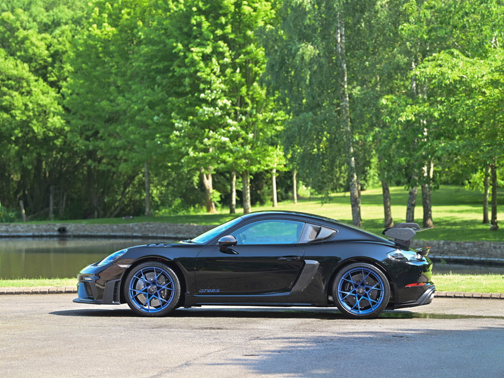Porsche 718 Cayman GT4 RS