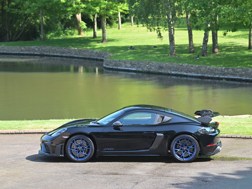 Porsche 718 Cayman GT4 RS