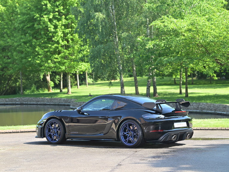 Porsche 718 Cayman GT4 RS
