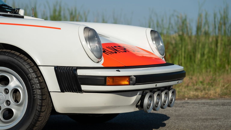 Porsche 911 Carrera 3.2