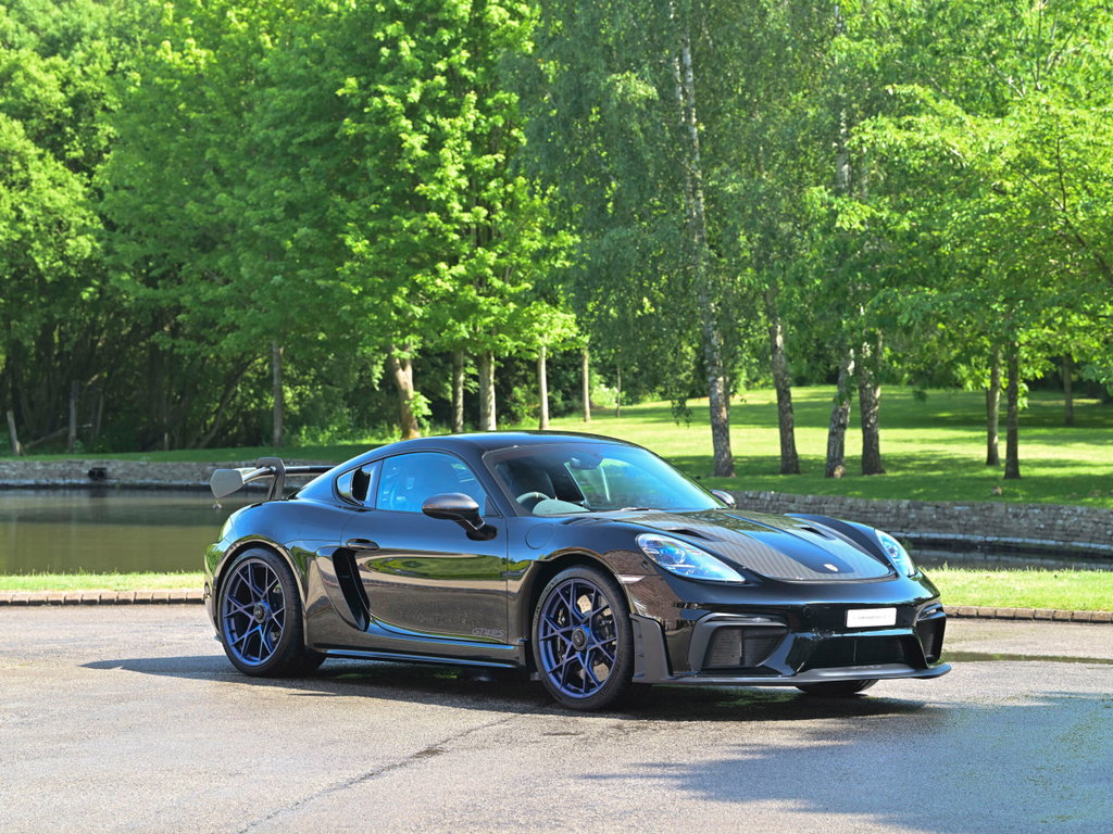 Porsche 718 Cayman GT4 RS