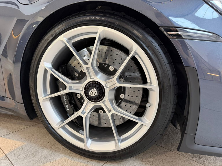 Porsche 992 GT3 Touring