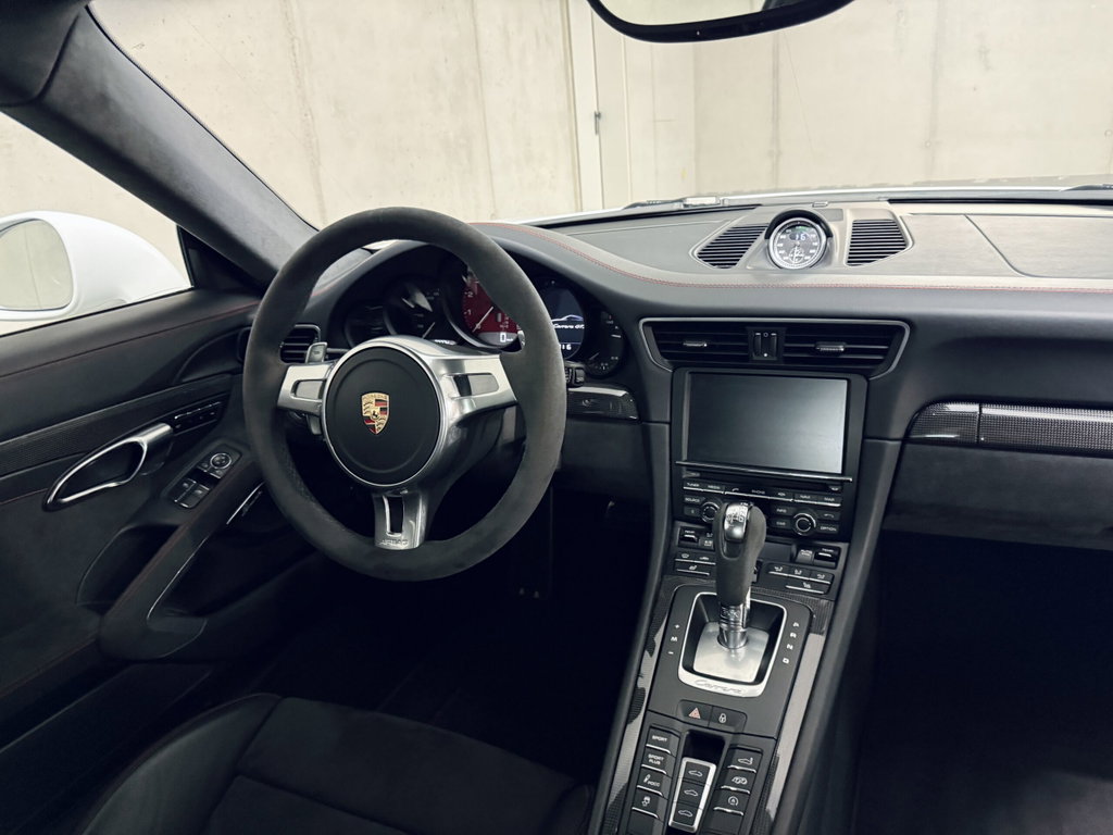 Porsche 991 Carrera GTS