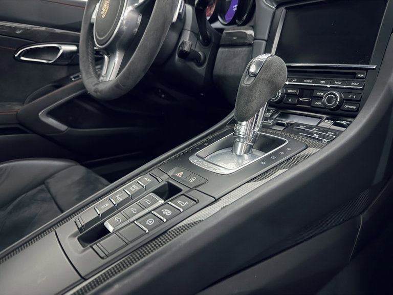 Porsche 991 Carrera GTS