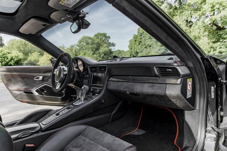 Porsche 991 Carrera GTS