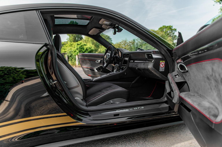 Porsche 991 Carrera GTS