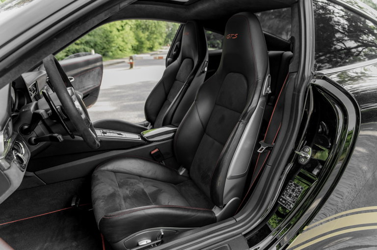 Porsche 991 Carrera GTS