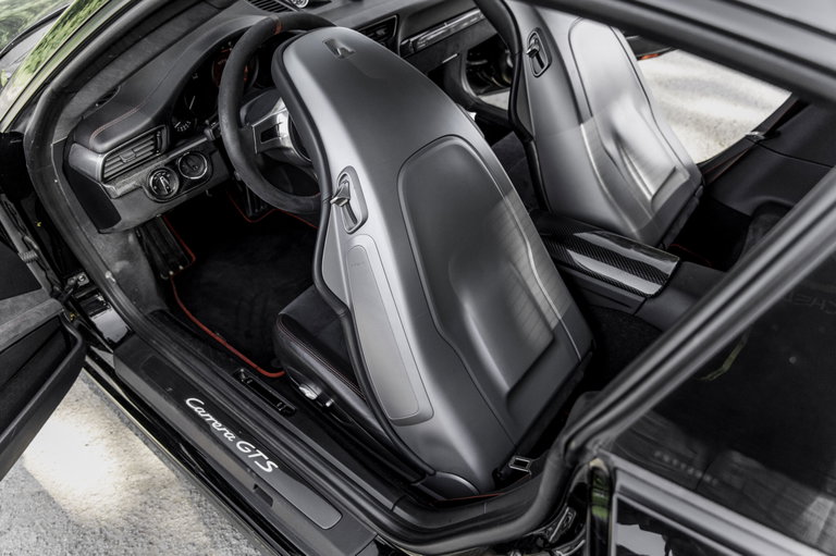 Porsche 991 Carrera GTS