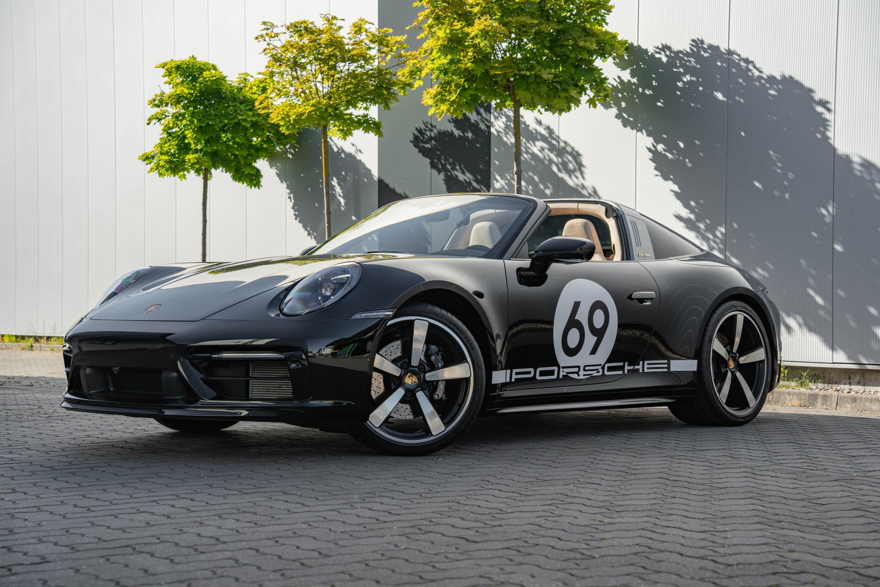 Porsche 992 Heritage Design Edition 2021 - elferspot.com