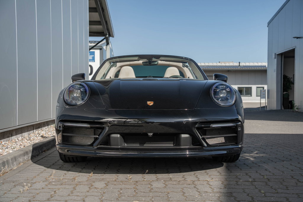 Porsche 992 Heritage Design Edition