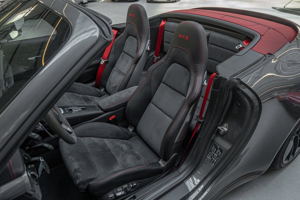 Porsche 991.2 Carrera GTS