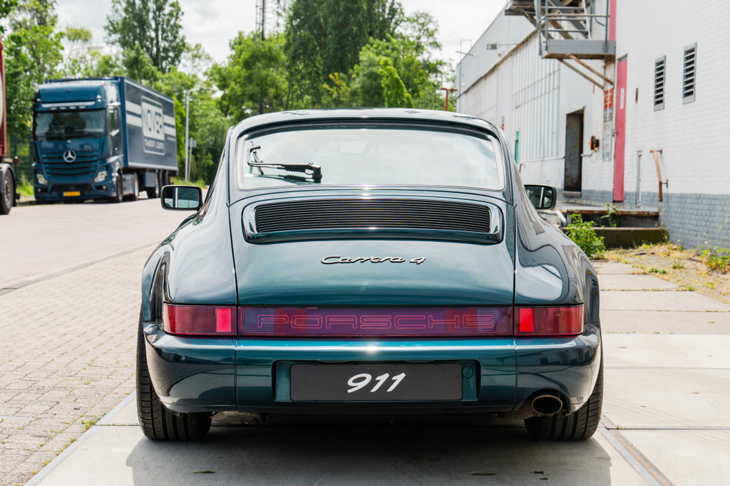 Porsche 964 Carrera 4