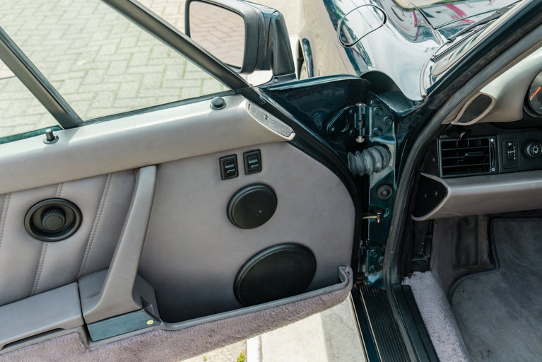 Porsche 964 Carrera 4
