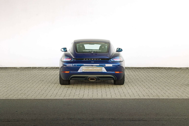 Porsche 718 Cayman