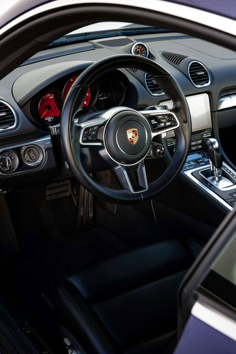Porsche 718 Cayman