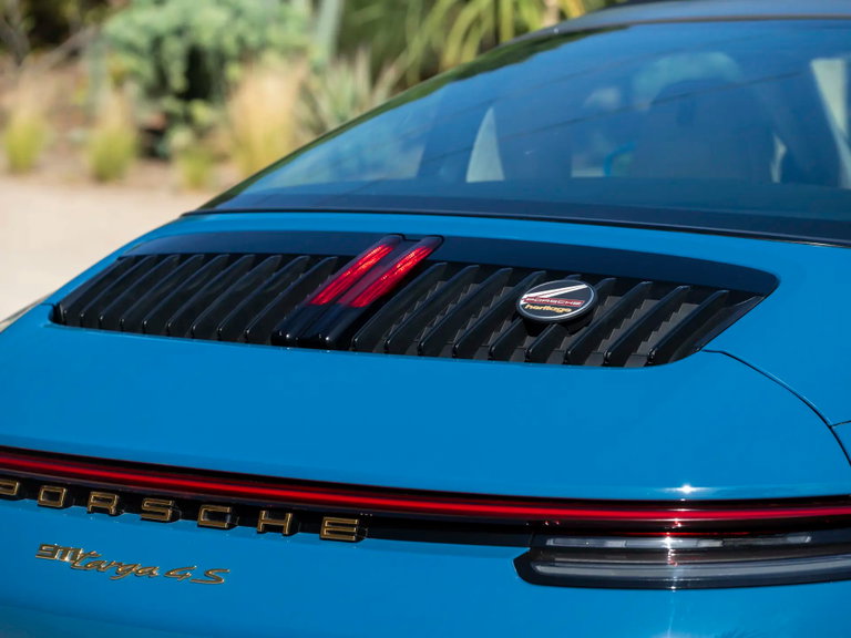 Porsche 992 Heritage Design Edition