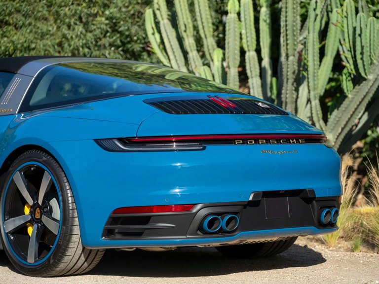 Porsche 992 Heritage Design Edition