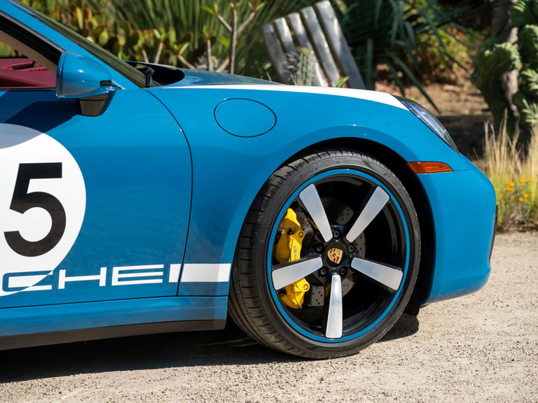Porsche 992 Heritage Design Edition