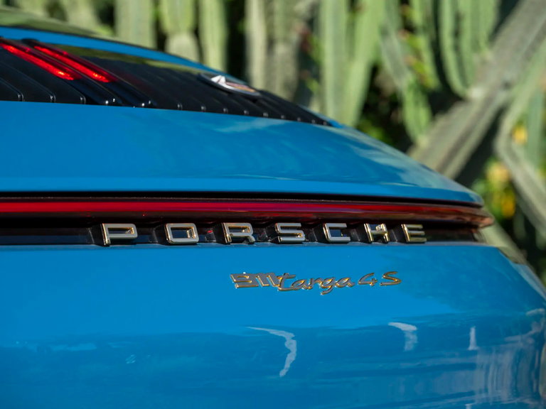 Porsche 992 Heritage Design Edition