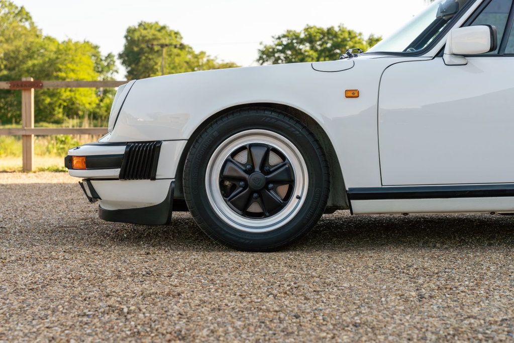 Porsche 911 Carrera 3.2